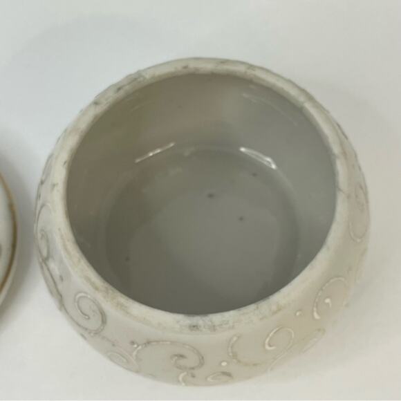 VINTAGE PORCELAIN TRINKET BOX GOLD TRIM
ROSE floral PATTERN decor accent piece - Picture 5 of 15